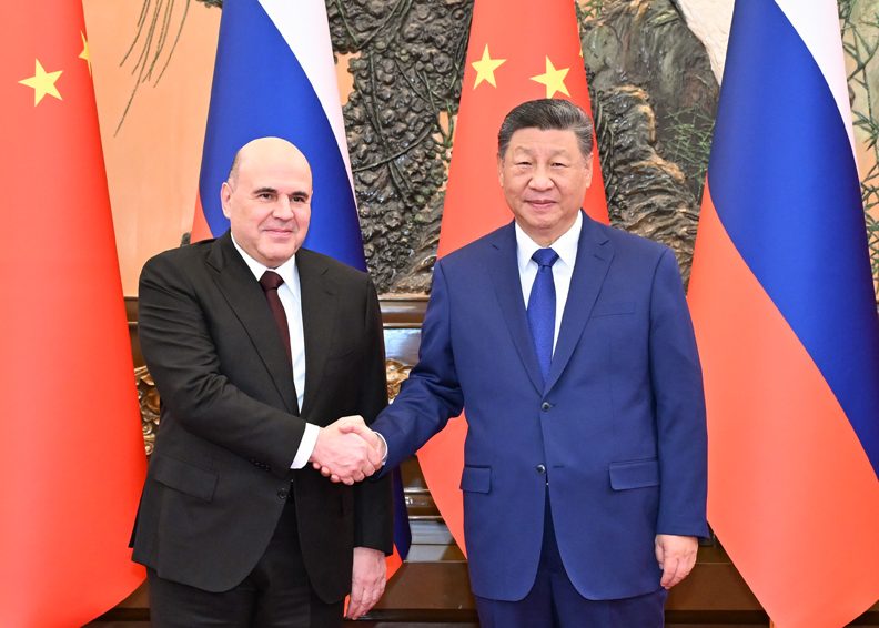 习近平会见俄罗斯总理米舒斯京