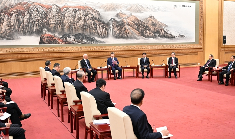 习近平同党外人士共迎新春