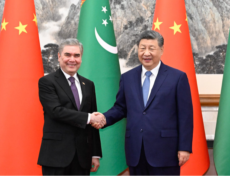 习近平会见土库曼斯坦民族领袖、人民委员会主席别尔德穆哈梅多夫