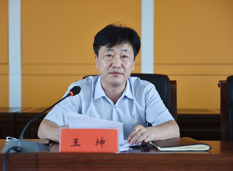 市公安局党委委员,政治部主任李林,县委组织部副部长王坤等领导出席