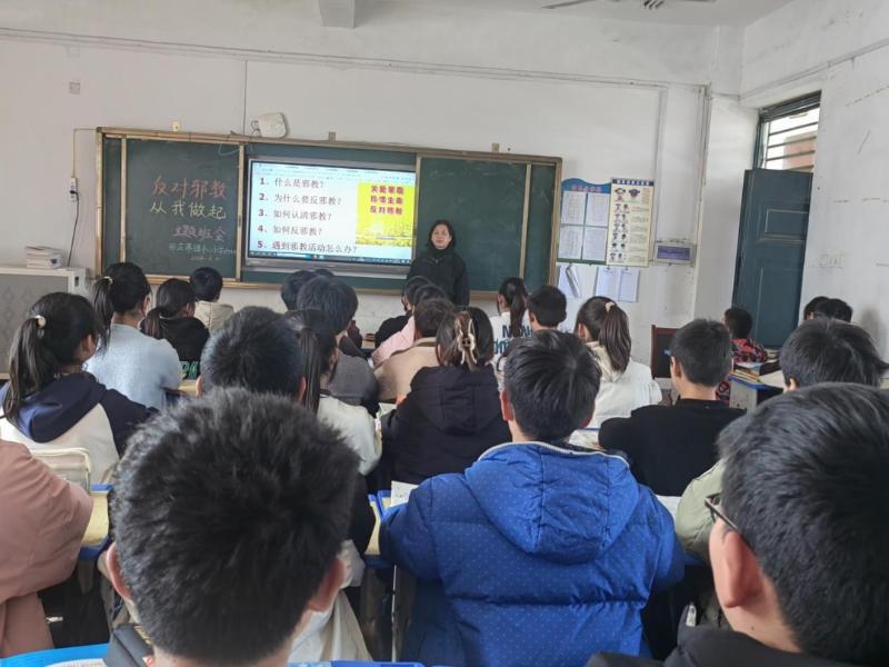 近日杨楼镇张庄寨镇龙河街道做了这些工作