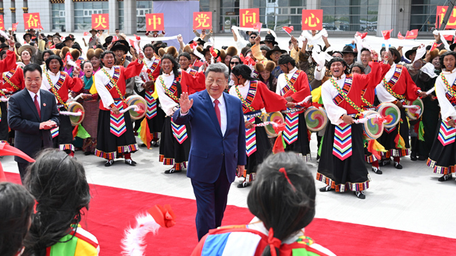 习近平离开西藏返回北京